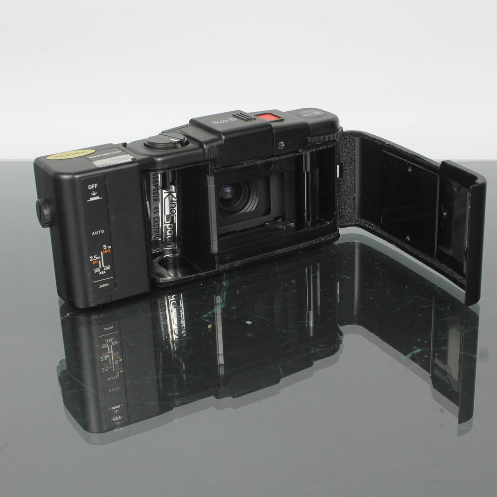 OLYMPUS XA2
