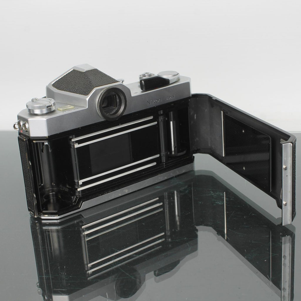 Nikon Nikkormat + Nikkor 50mm 1:2