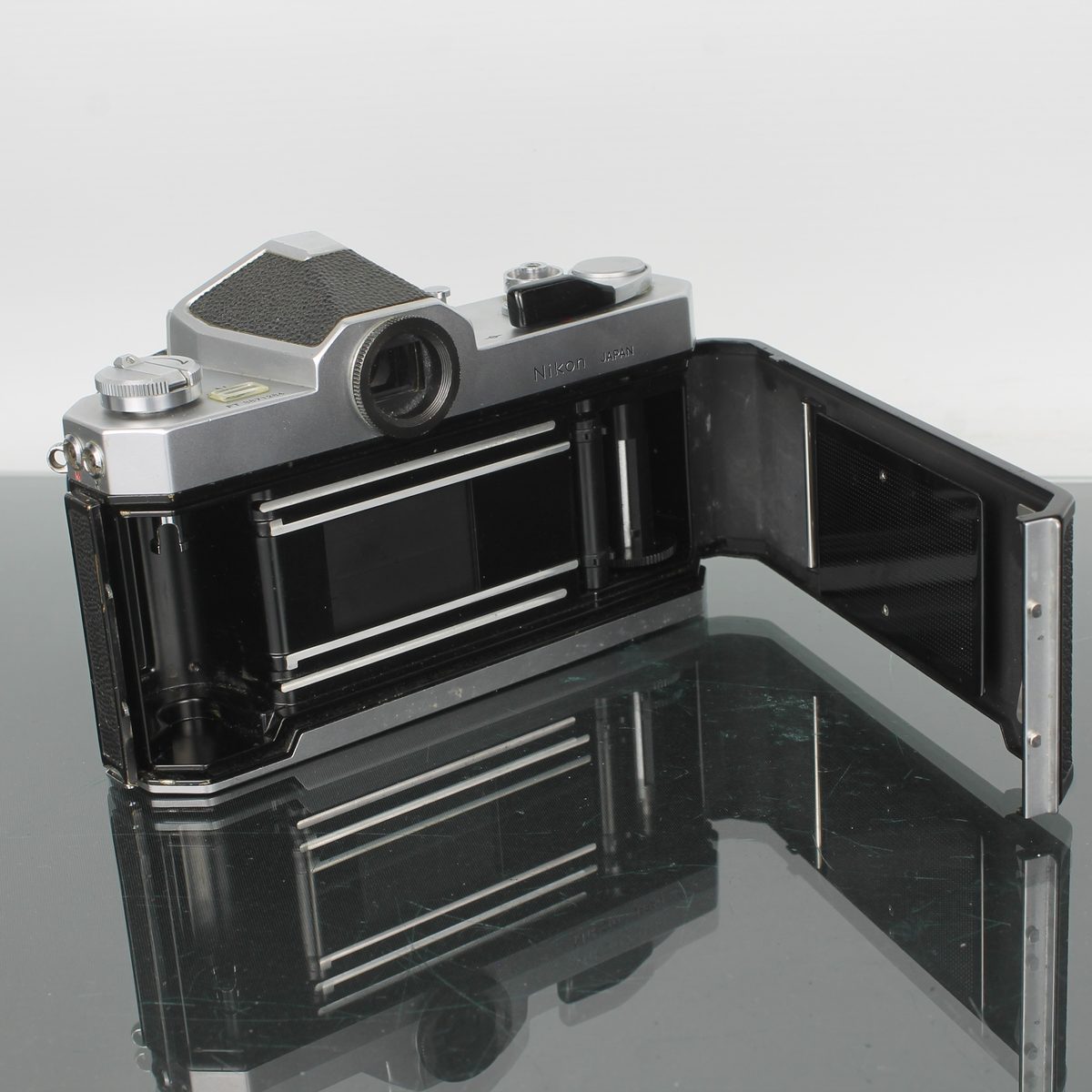 Nikon Nikkormat + Nikkor 50mm 1:2