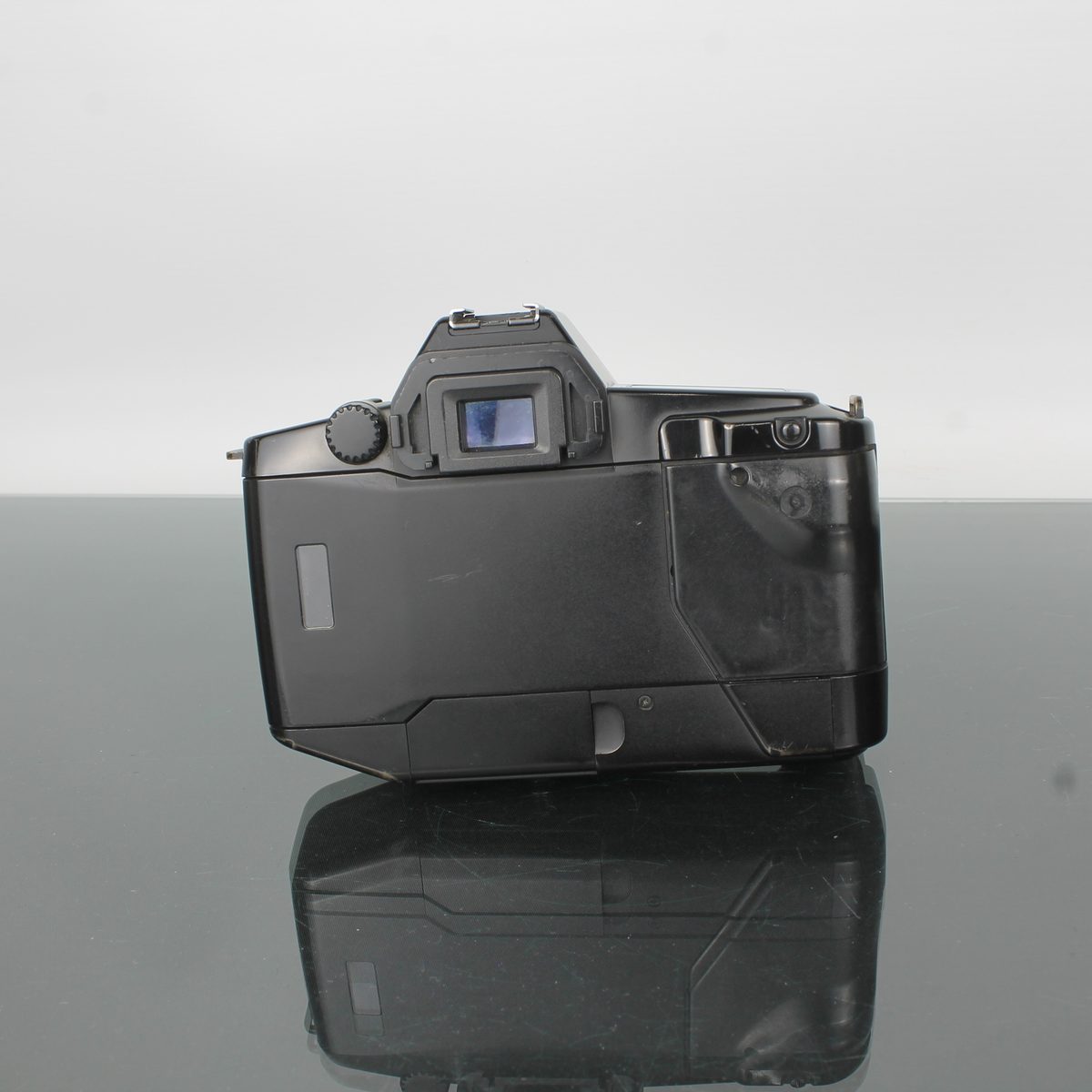 Canon EOS 650 35mm SLR Film Camera with EF Zoom Lens – Dutch|Thrift