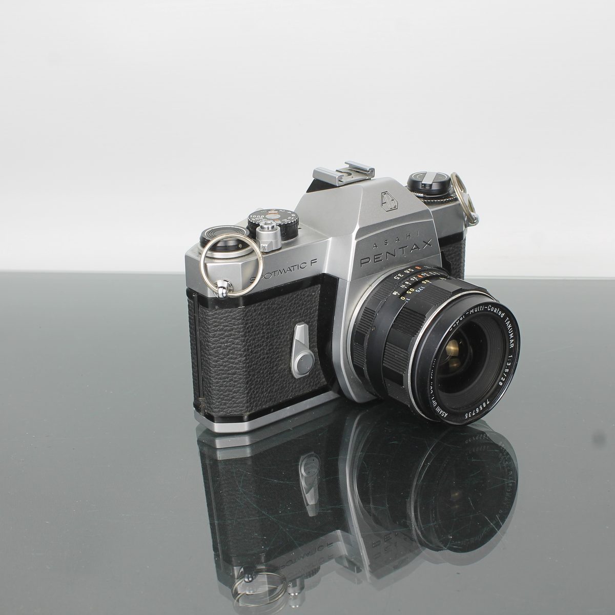 Pentax Spotmatic SP F + Takumar 1:3.5/28mm