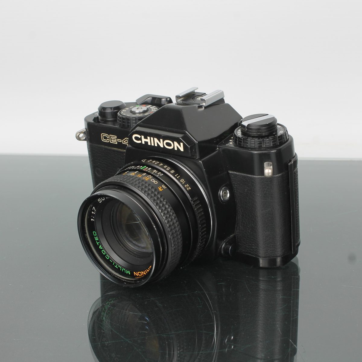 Chinon CE-4 + Auto Chinon 50mm f/1.7 MC