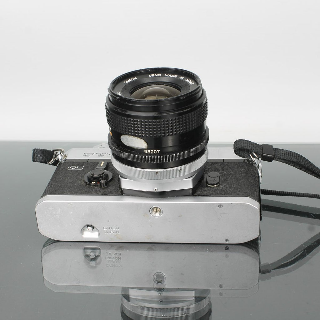 Canon FTb + Canon FD 28mm 1:2.8 S.C.