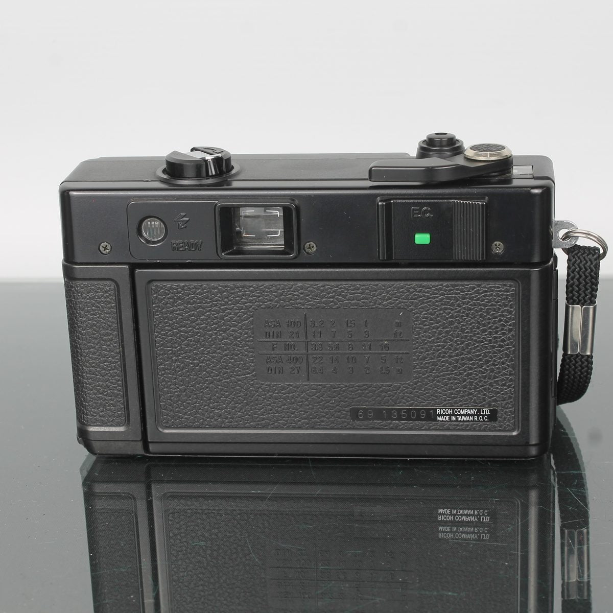 RICOH 35 EFL コンパクトフィルムカメラ Ricoh 35 EFL 35mm Compact Film Camera - Integrated Flash – Dutch