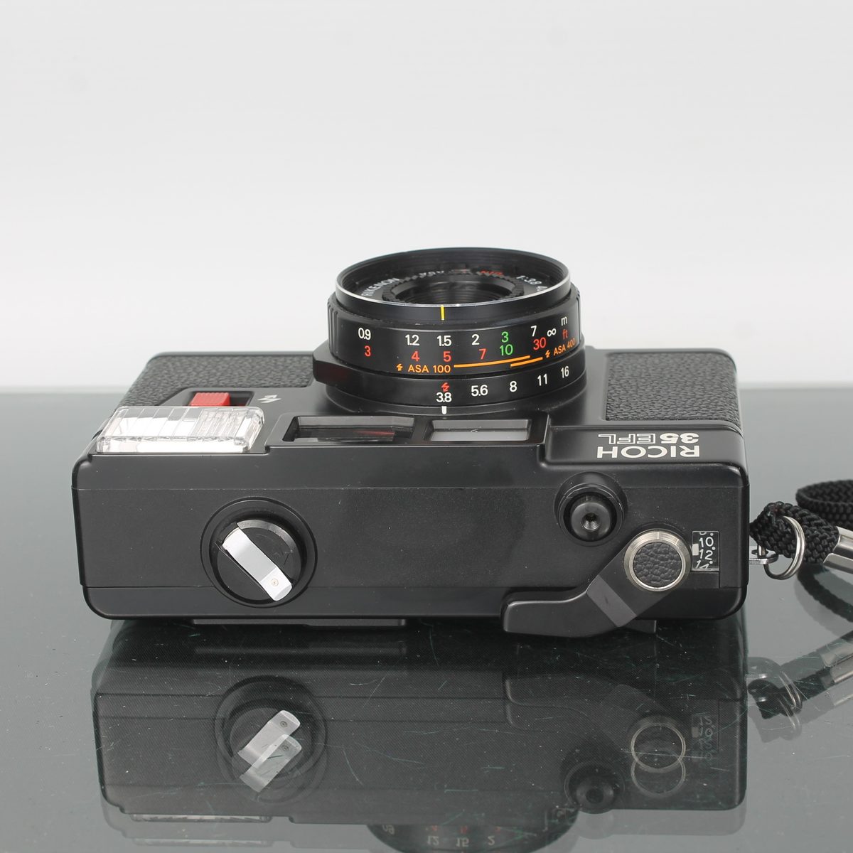 RICOH 35 EFL コンパクトフィルムカメラ Ricoh 35 EFL 35mm Compact Film Camera - Integrated Flash – Dutch