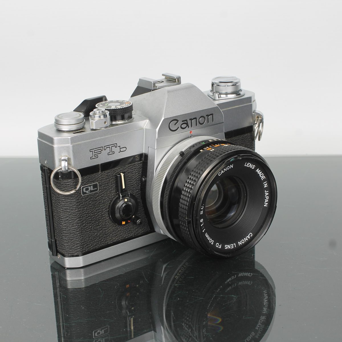 Canon FTb + Canon FD 50mm 1:1.8