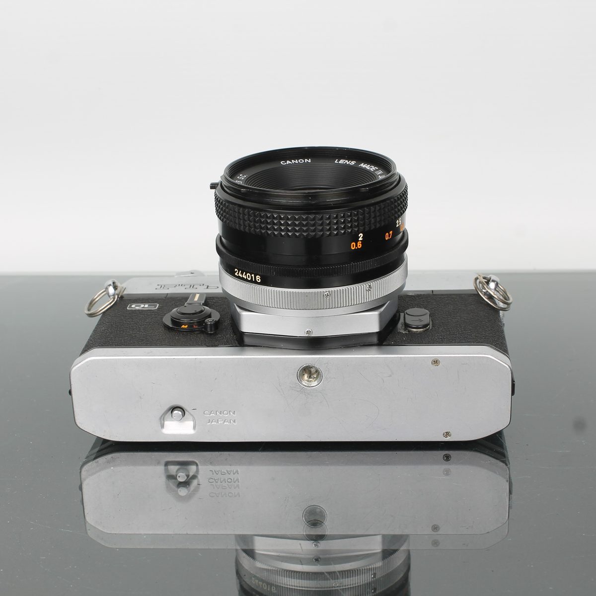Canon FTb + Canon FD 50mm 1:1.8