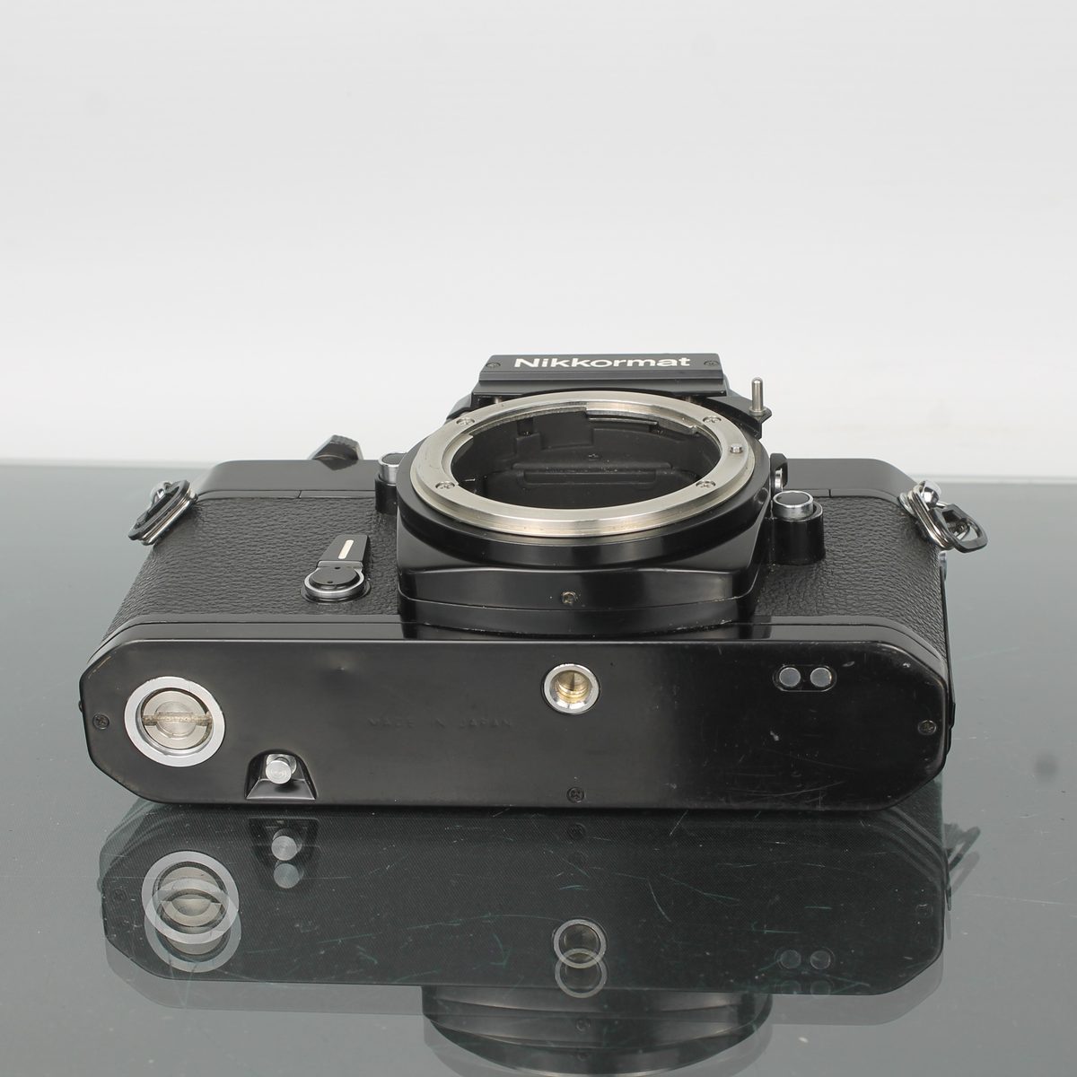 Nikon Nikkormat EL Film SLR Camera with Zoom Lens – Dutch|Thrift