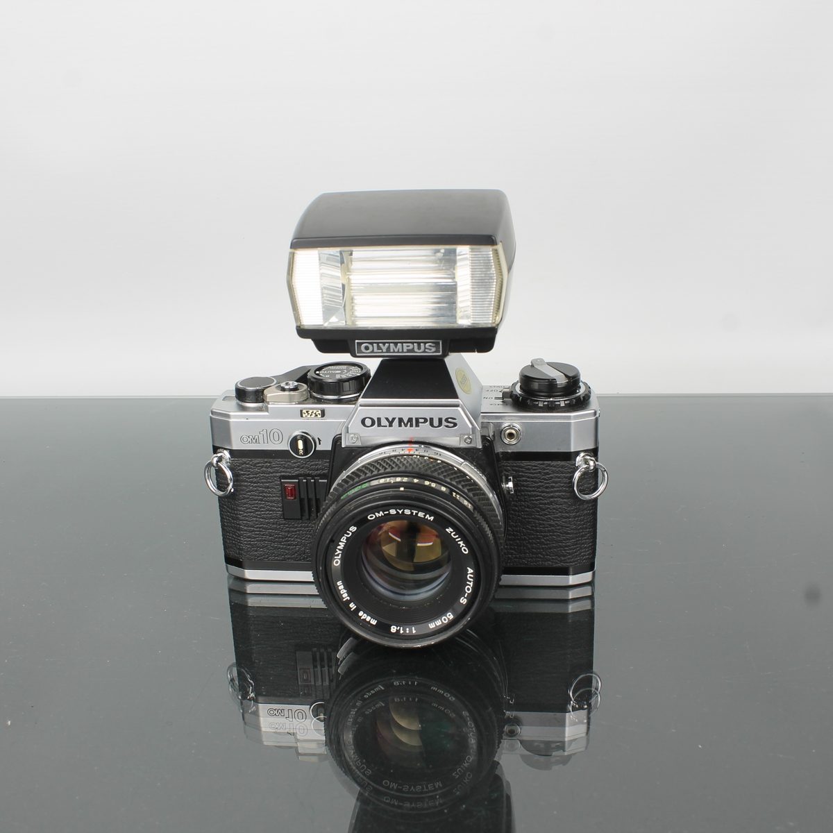 Olympus OM-10 + Olympus Zuiko Auto-S 50mm 1:1.8