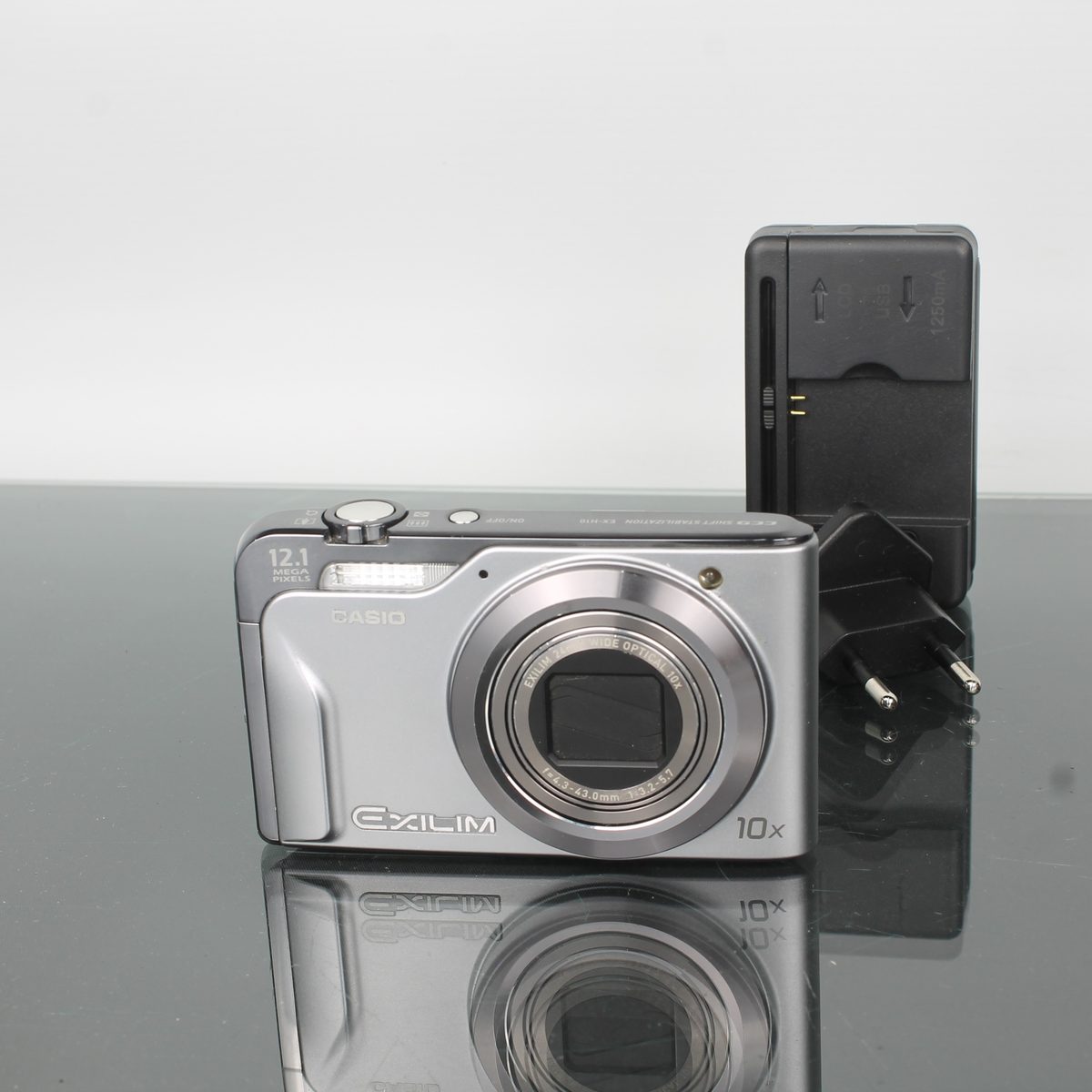 【✨美品✨】CASIO EXILIM EX-H10【✨バッテリー付き✨】 Casio Exilim EX-H10 Digital Compact Camera - 12.1MP, 10x Zoom