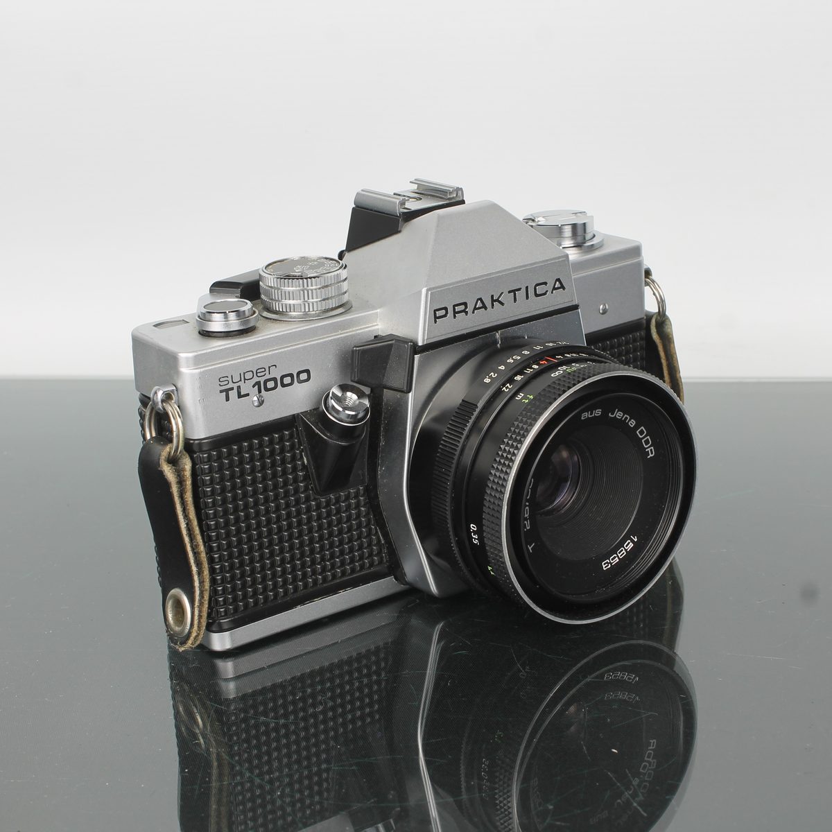 Praktica Super TL1000 Carl Zeiss Jena 50mm f/2.8