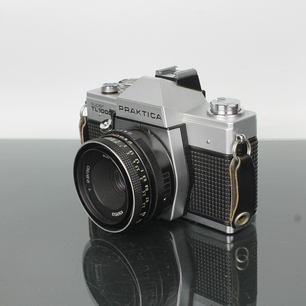 Praktica Super TL1000 Carl Zeiss Jena 50mm f/2.8