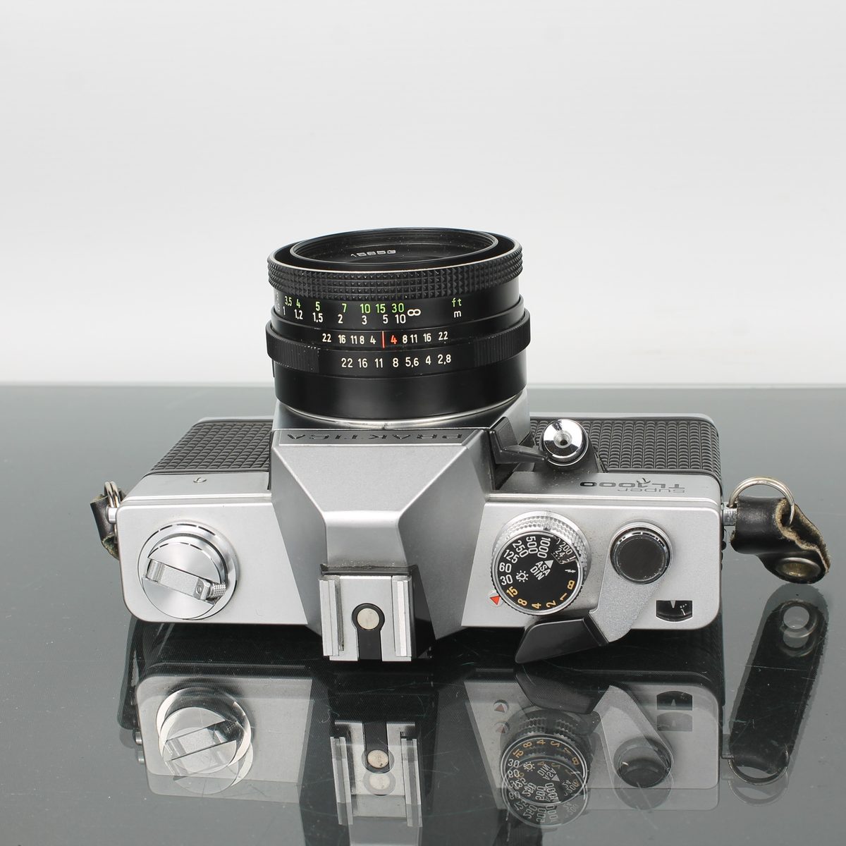 Praktica Super TL1000 Carl Zeiss Jena 50mm f/2.8