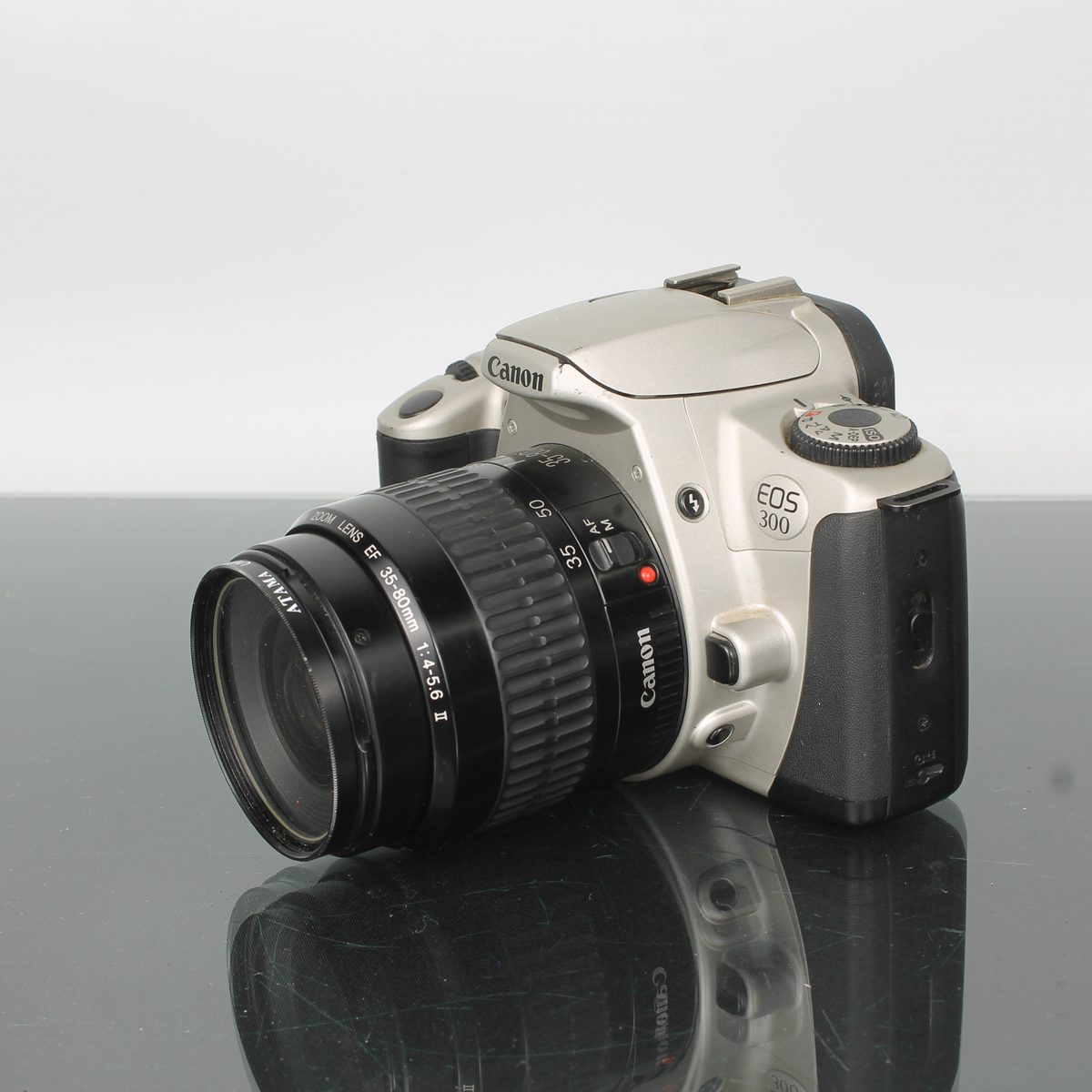 Canon EOS 300 + Canon Zoom EF 35-80mm f/4-5.6