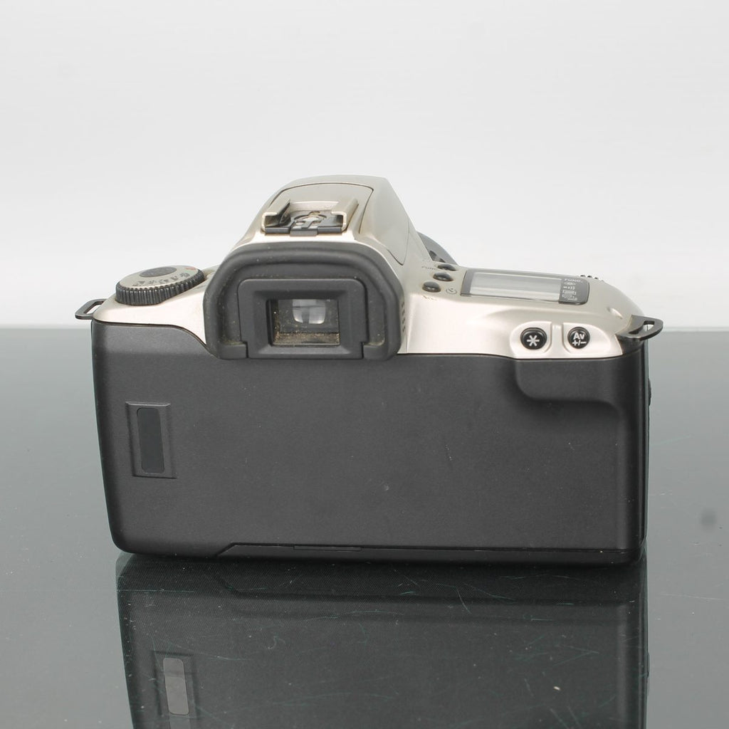 Canon EOS 300 + Canon Zoom EF 35-80mm f/4-5.6