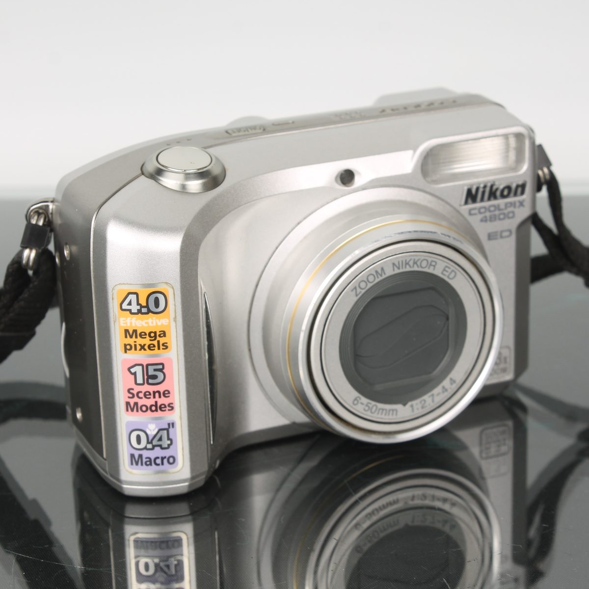 Nikon COOLPIX 4800 ED