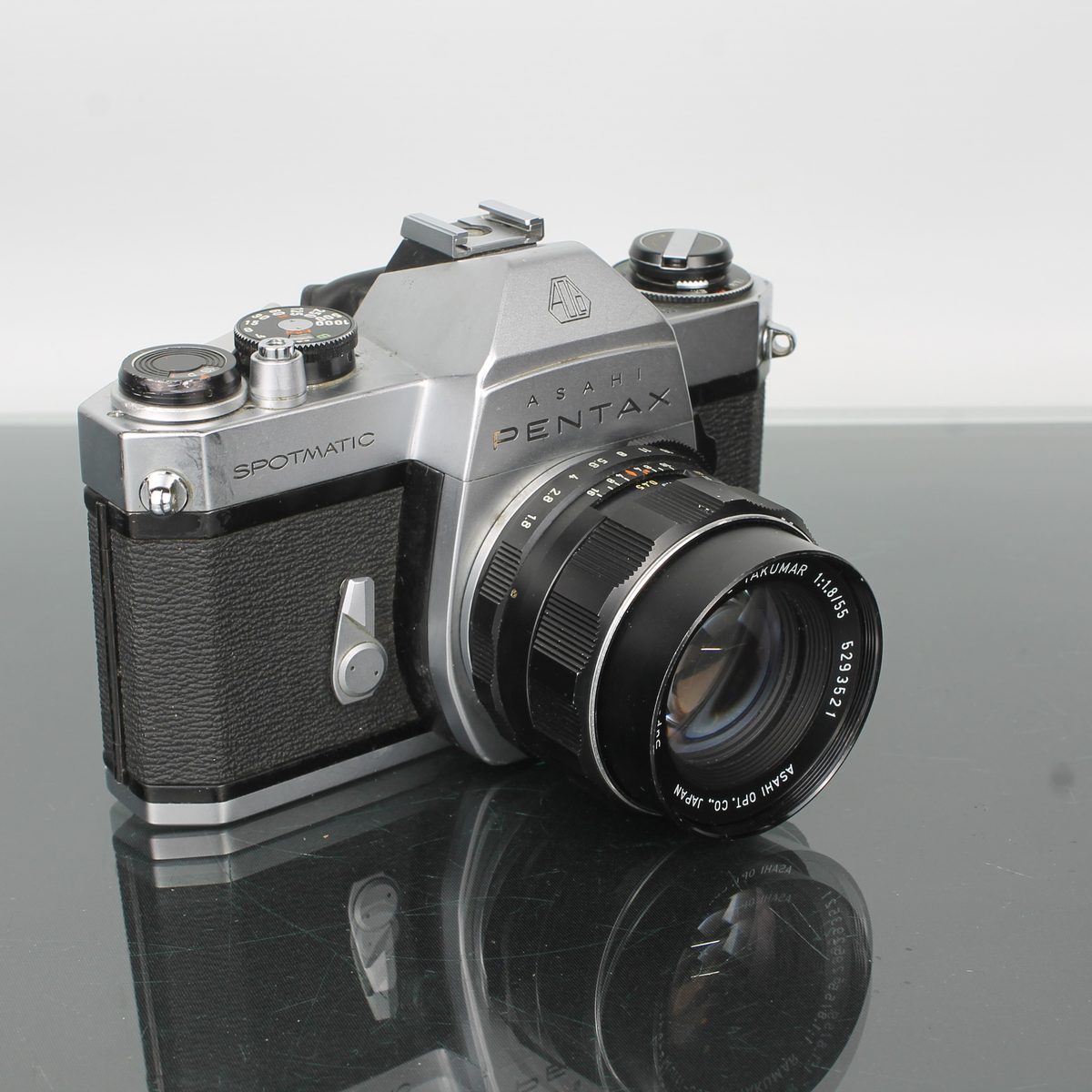 Asahi Pentax Spotmatic SP II + Takumar 1:1.8/55