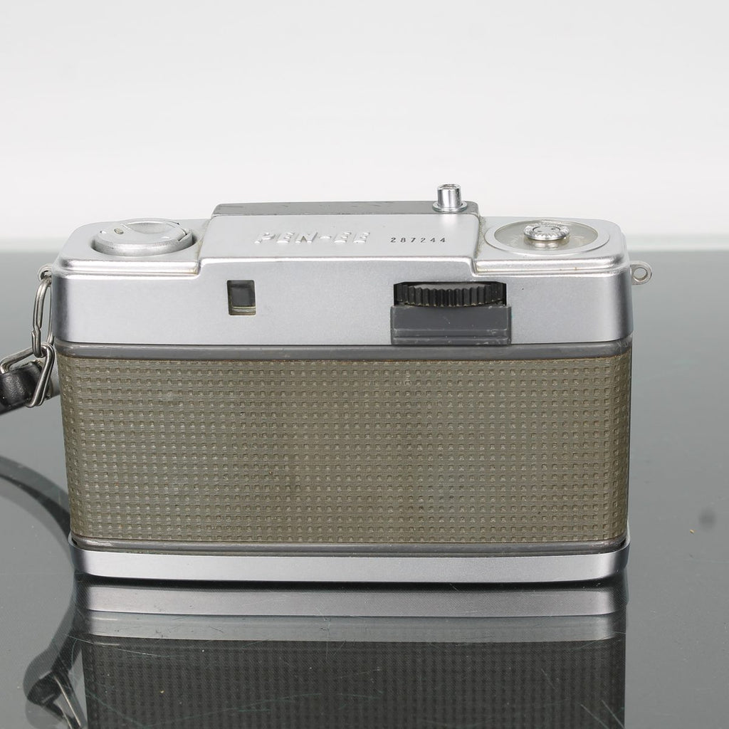 Olympus Pen-EE
