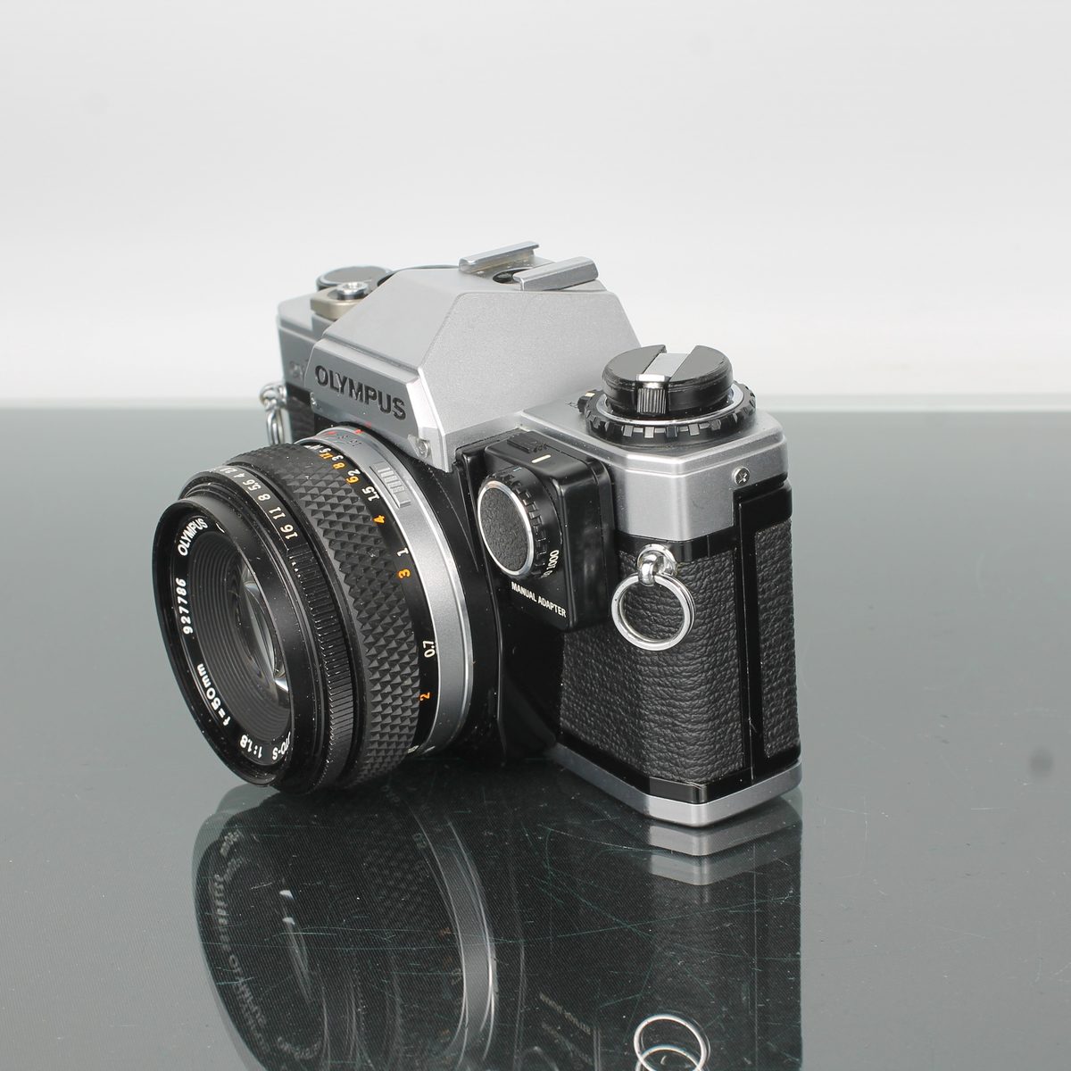 Olympus OM-10 + Olympus OM-System Auto-S 1:1.8 f=50mm