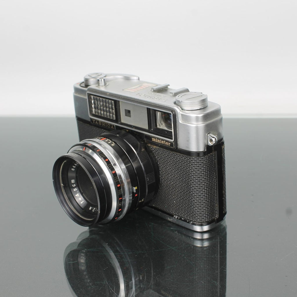 Yashica Minister + Yashinon 1:2.5 f=4.5cm