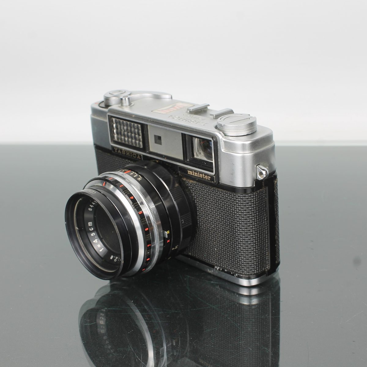 Yashica Minister + Yashinon 1:2.5 f=4.5cm