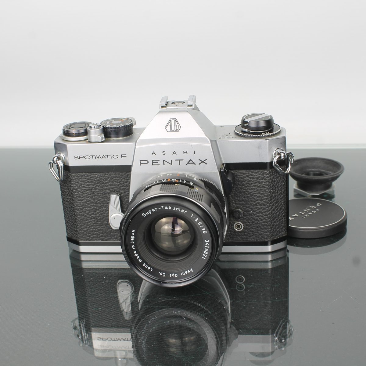 Asahi Pentax Spotmatic F + Super-Takumar 35mm f/3.5