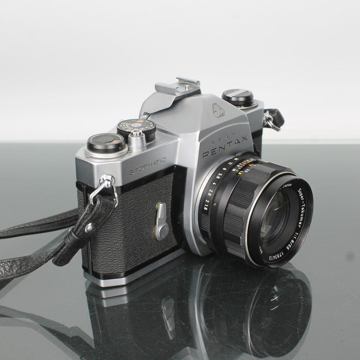 Pentax Spotmatic SP met Super-Takumar 55mm f/1.8 M42 Lens – Dutch