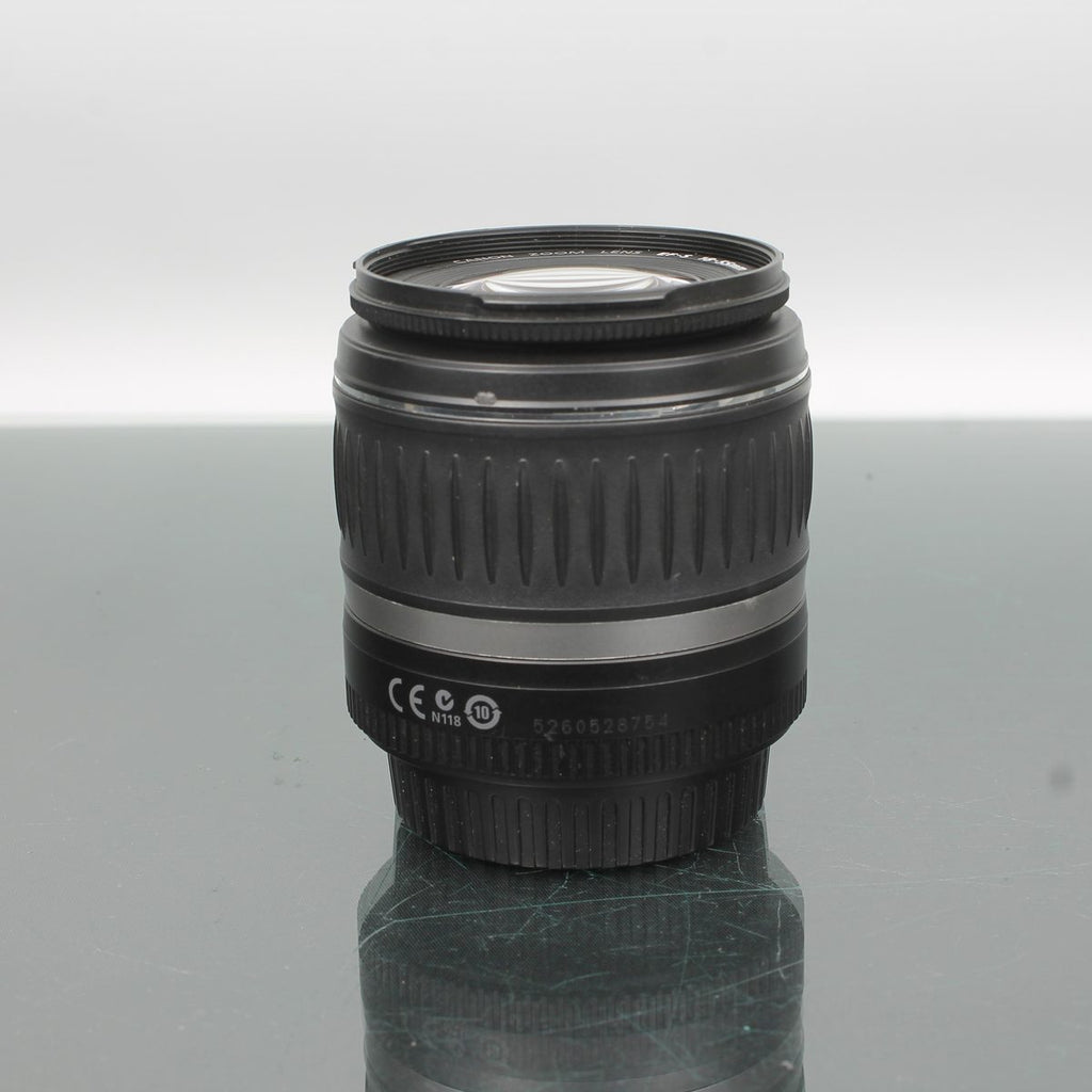 Canon Zoom Lens EF-S 18-55mm 1:3.5-5.6