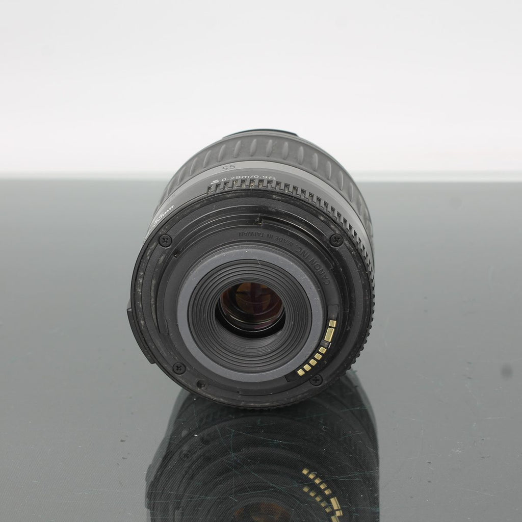 Canon Zoom Lens EF-S 18-55mm 1:3.5-5.6