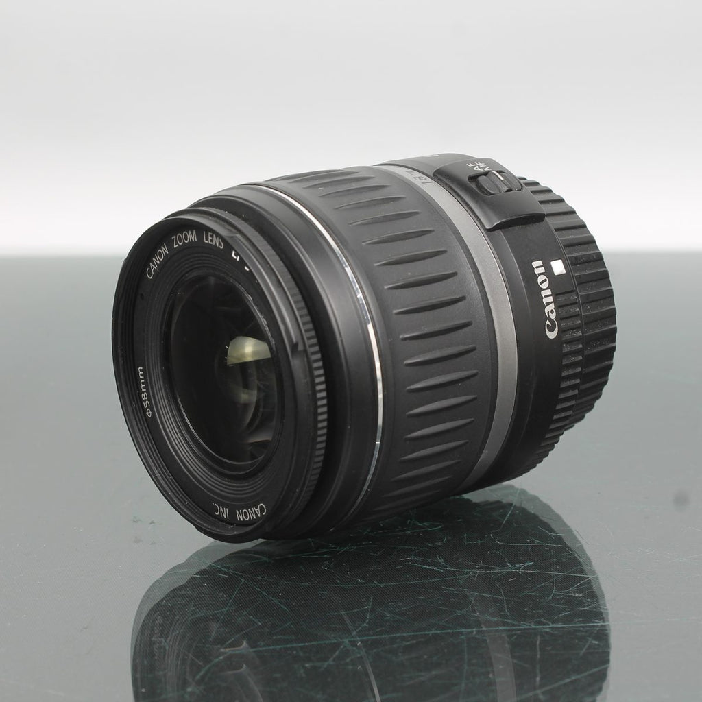 Canon Zoom Lens EF-S 18-55mm 1:3.5-5.6