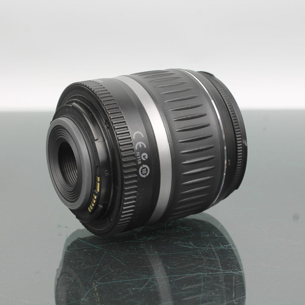 Canon Zoom Lens EF-S 18-55mm 1:3.5-5.6
