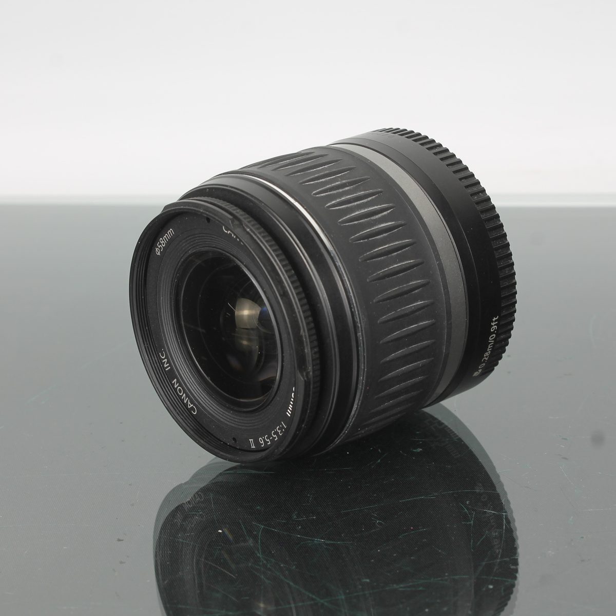 Canon EF-S 18-55mm f/3.5-5.6
