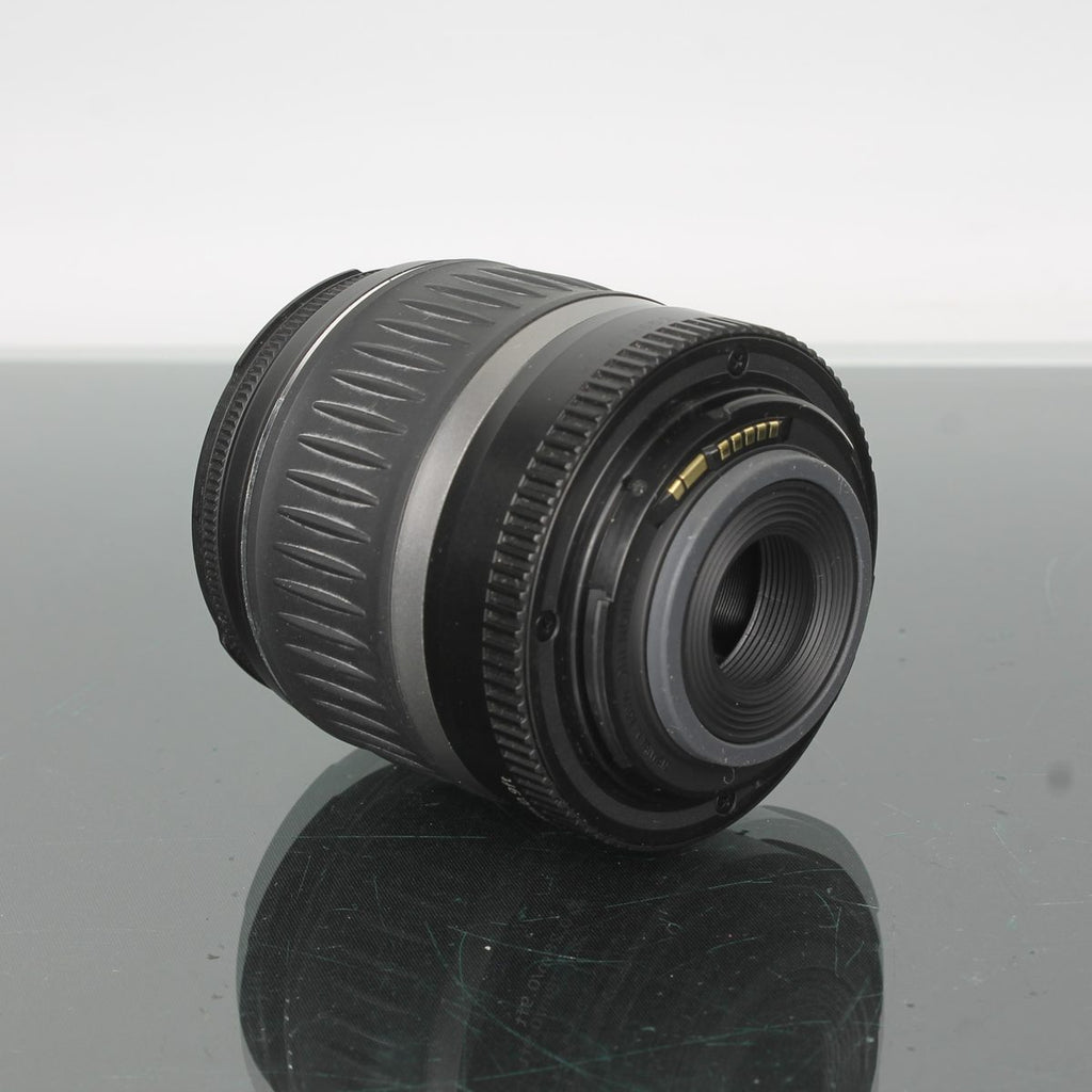Canon EF-S 18-55mm f/3.5-5.6