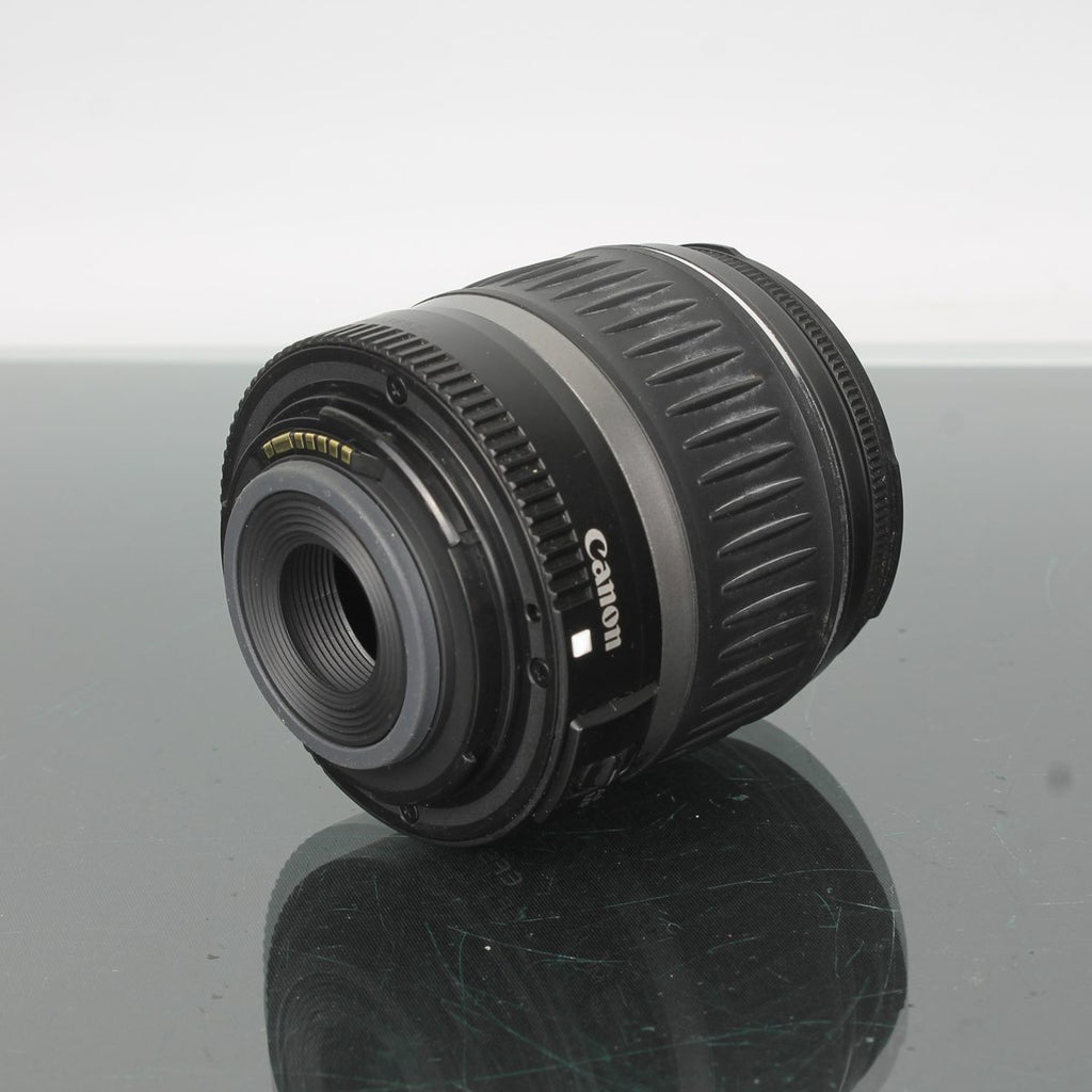 Canon EF-S 18-55mm f/3.5-5.6
