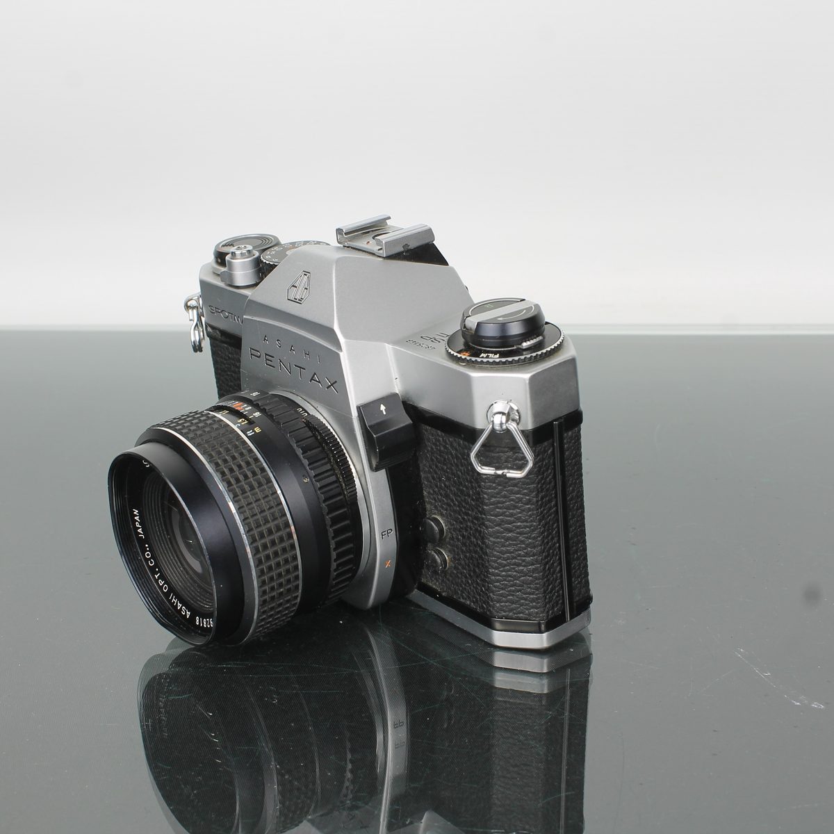 Pentax Spotmatic F + SMC Takumar 1:1.8/55