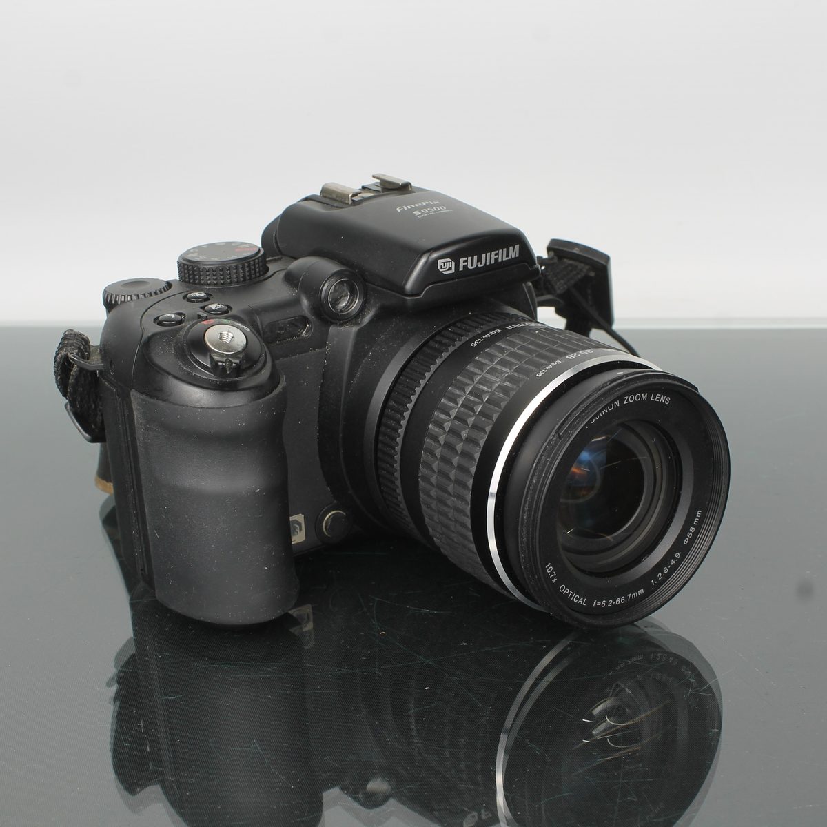 Nikon EM + 50mm f/1.8: A Compact Classic for Modern Film Lovers