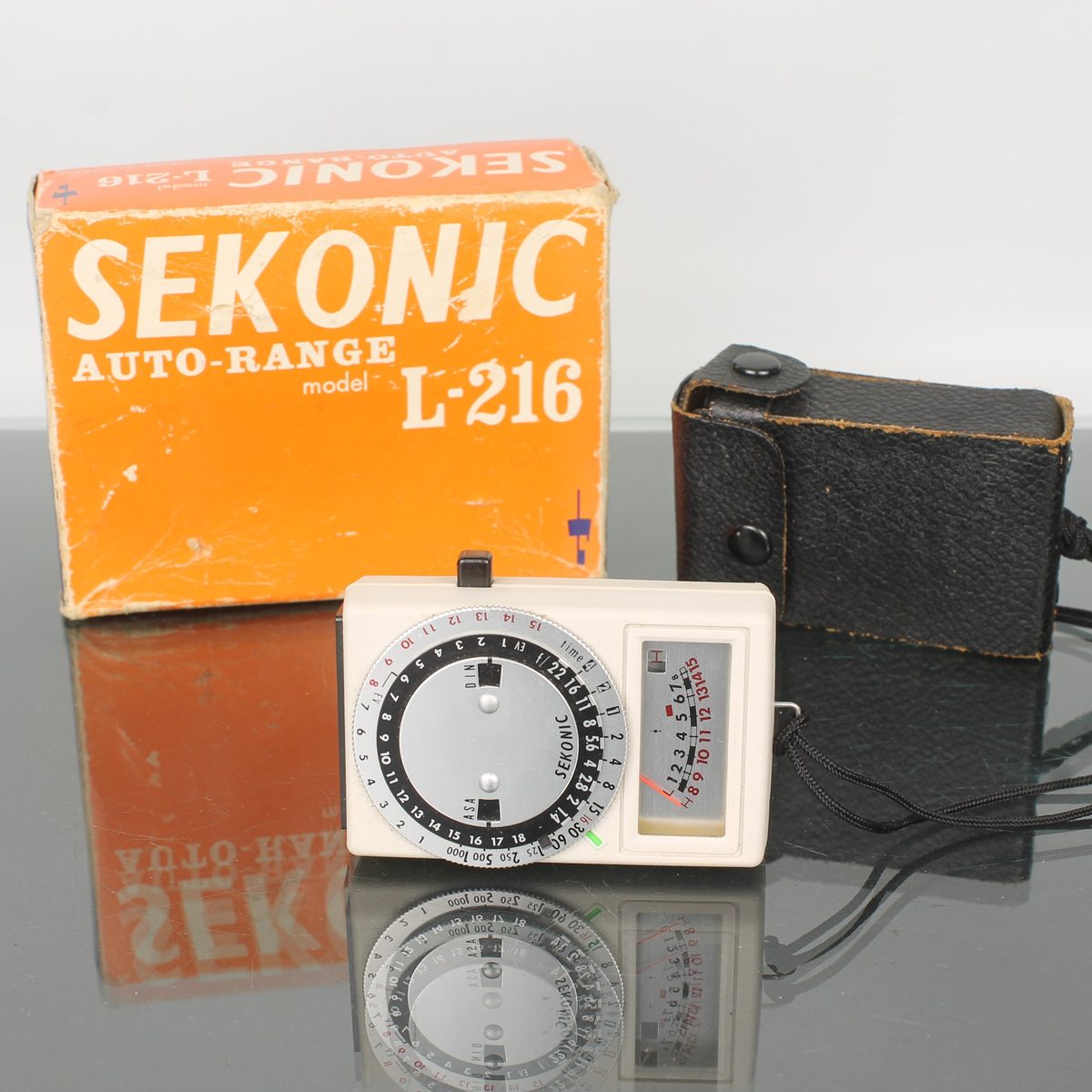 Sekonic Auto-Range Model L-216