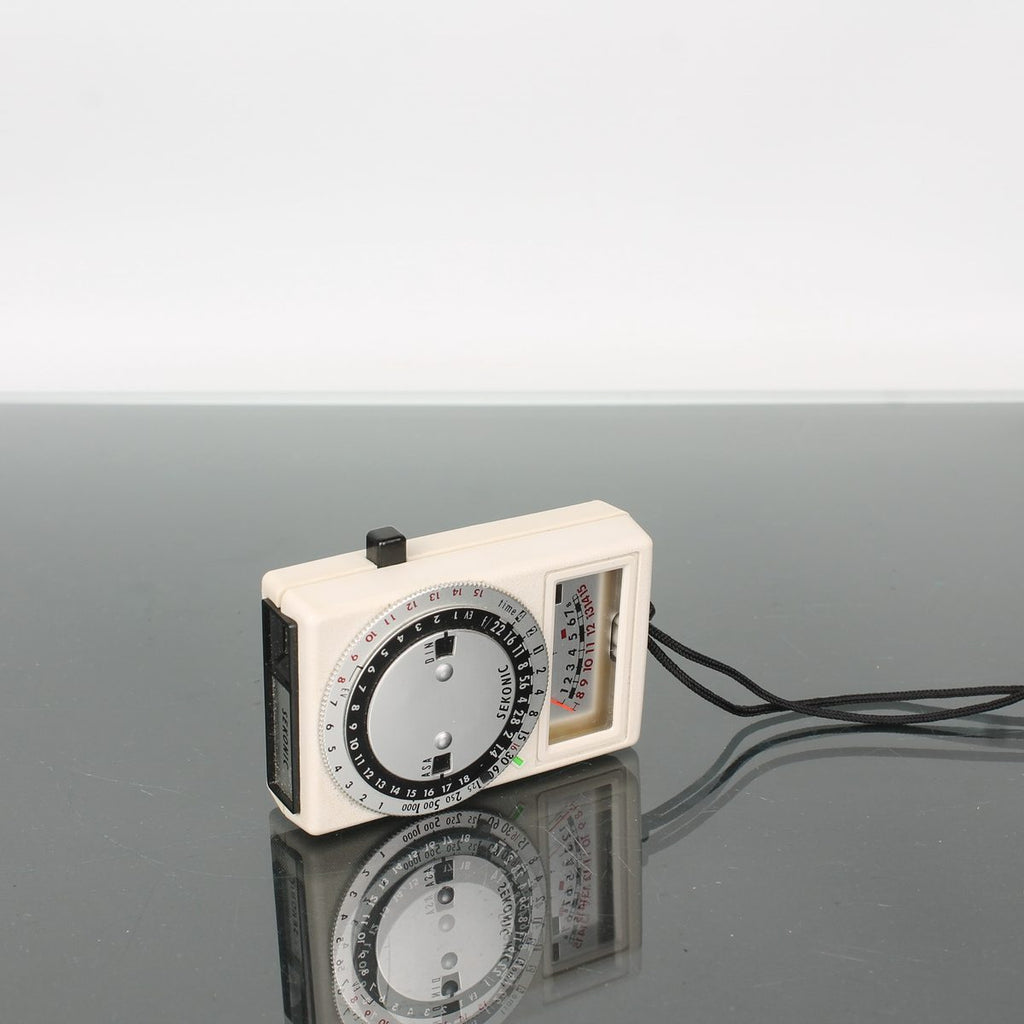 Sekonic Auto-Range Model L-216
