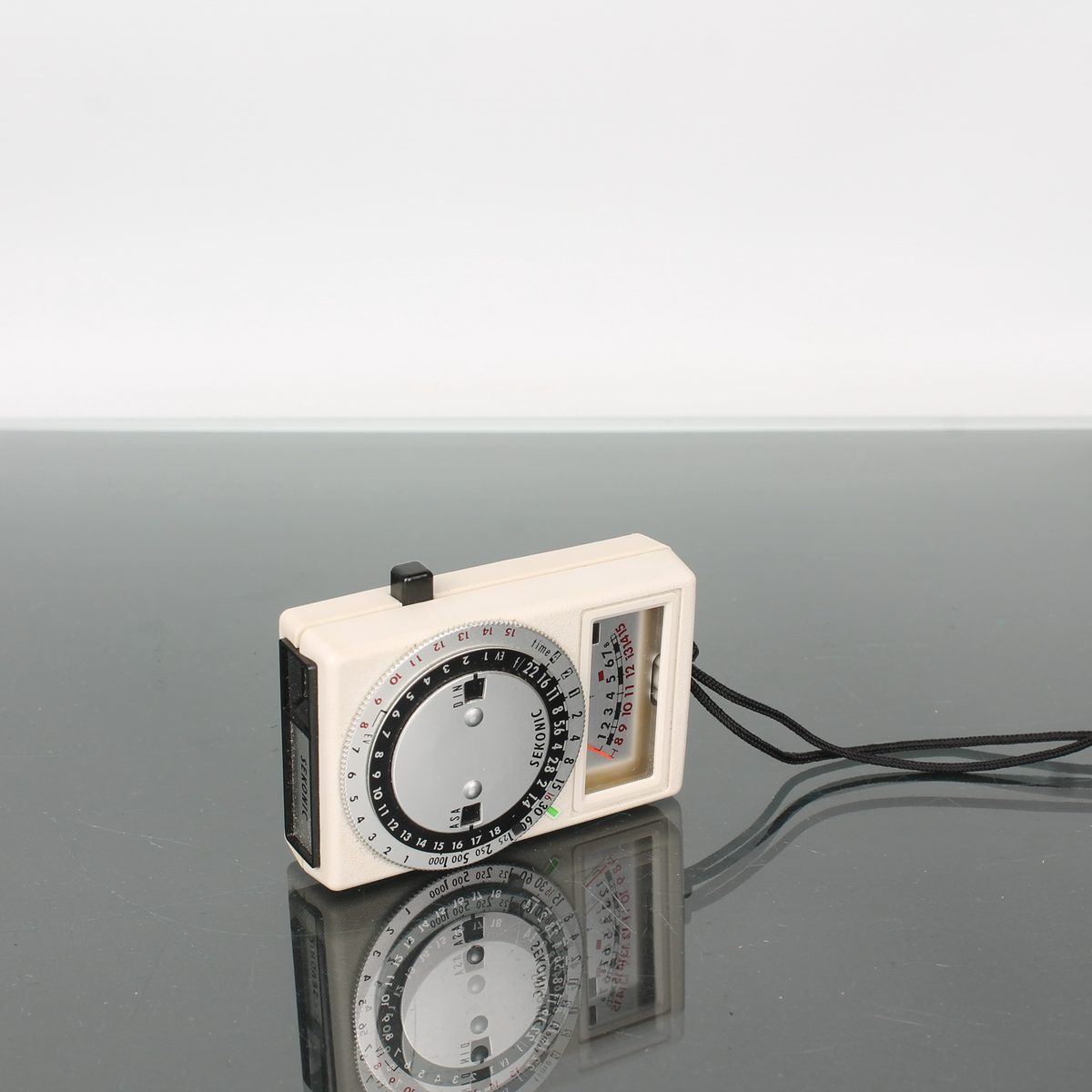 Sekonic Auto-Range Model L-216