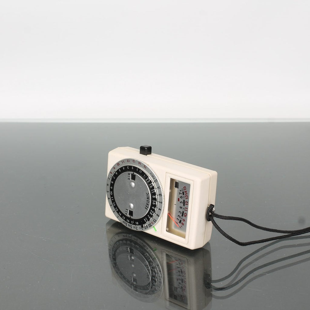Sekonic Auto-Range Model L-216