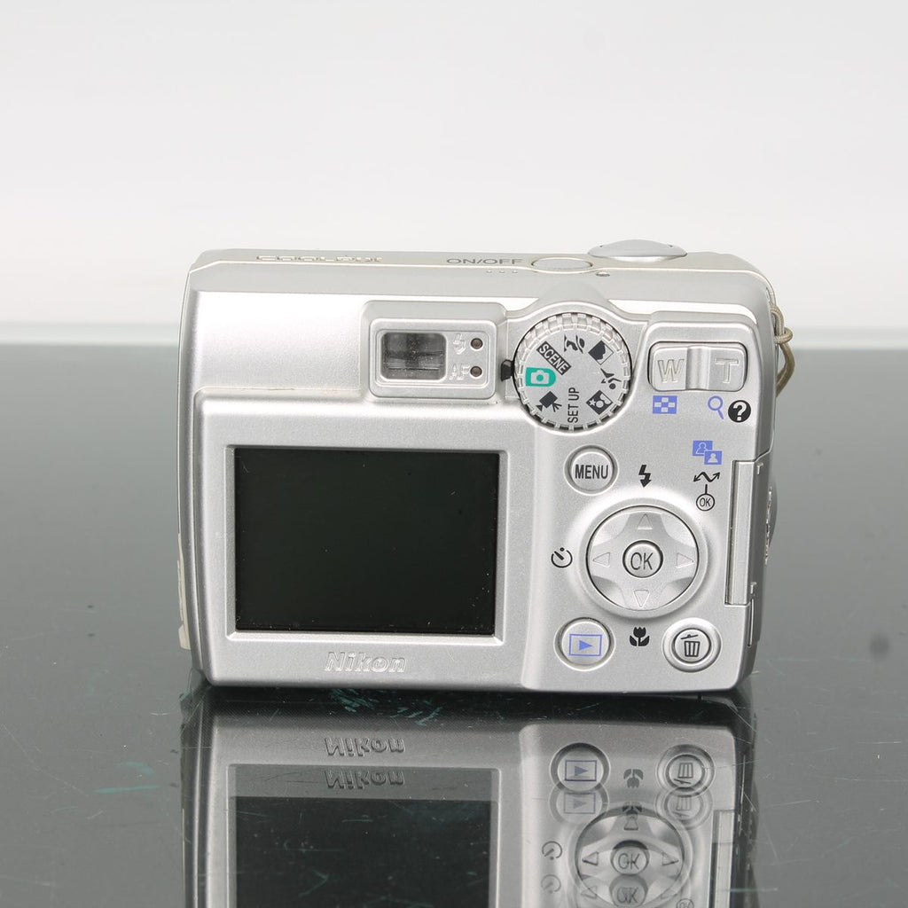 Nikon COOLPIX 4600