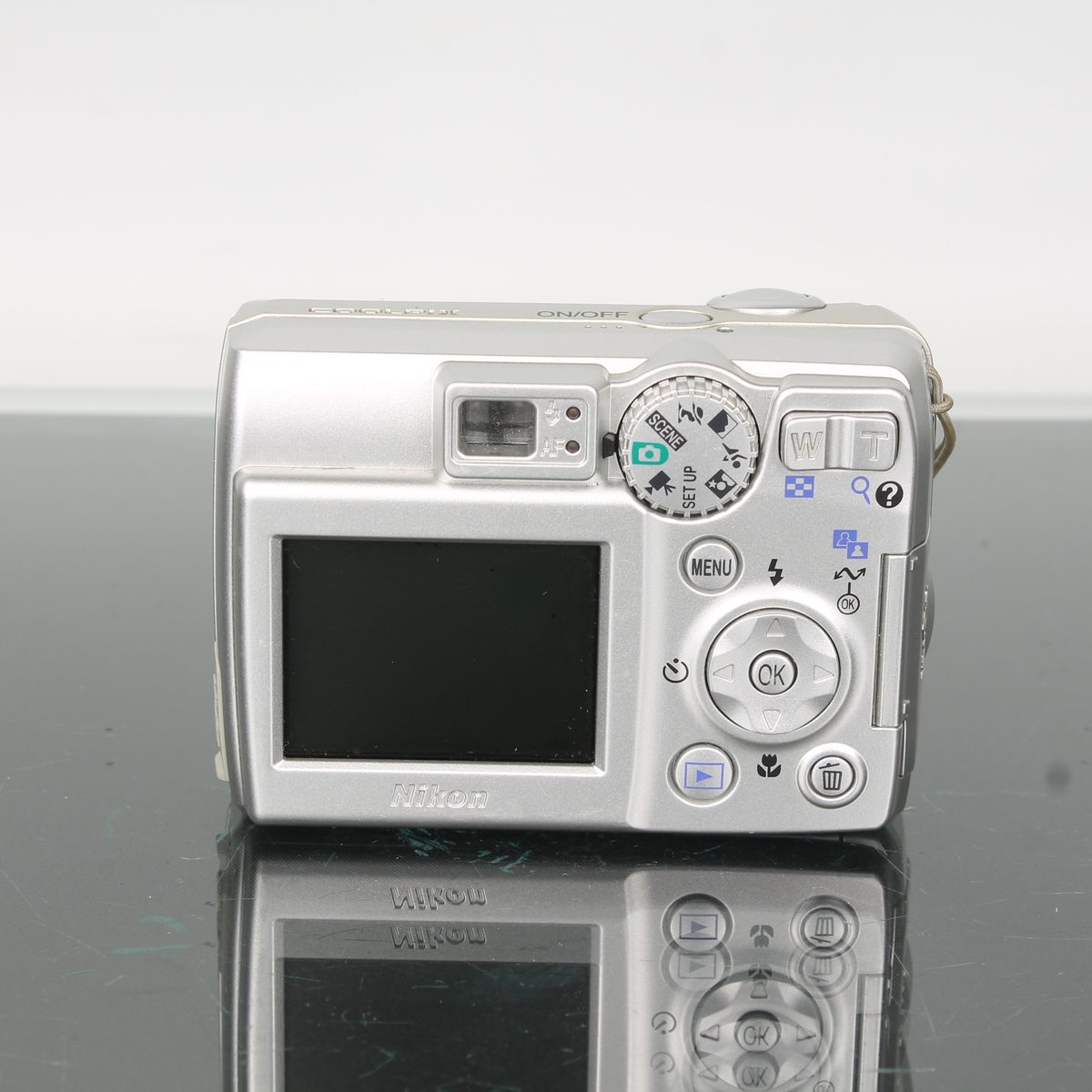 Nikon COOLPIX 4600