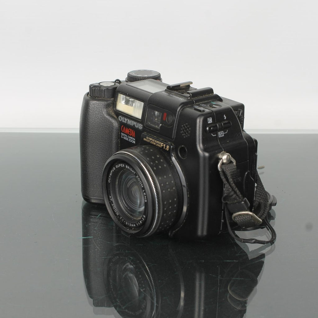 Olympus Camedia C-5050 Zoom