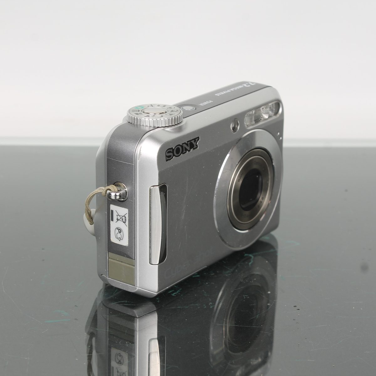 Sony Cyber-shot DSC-S650