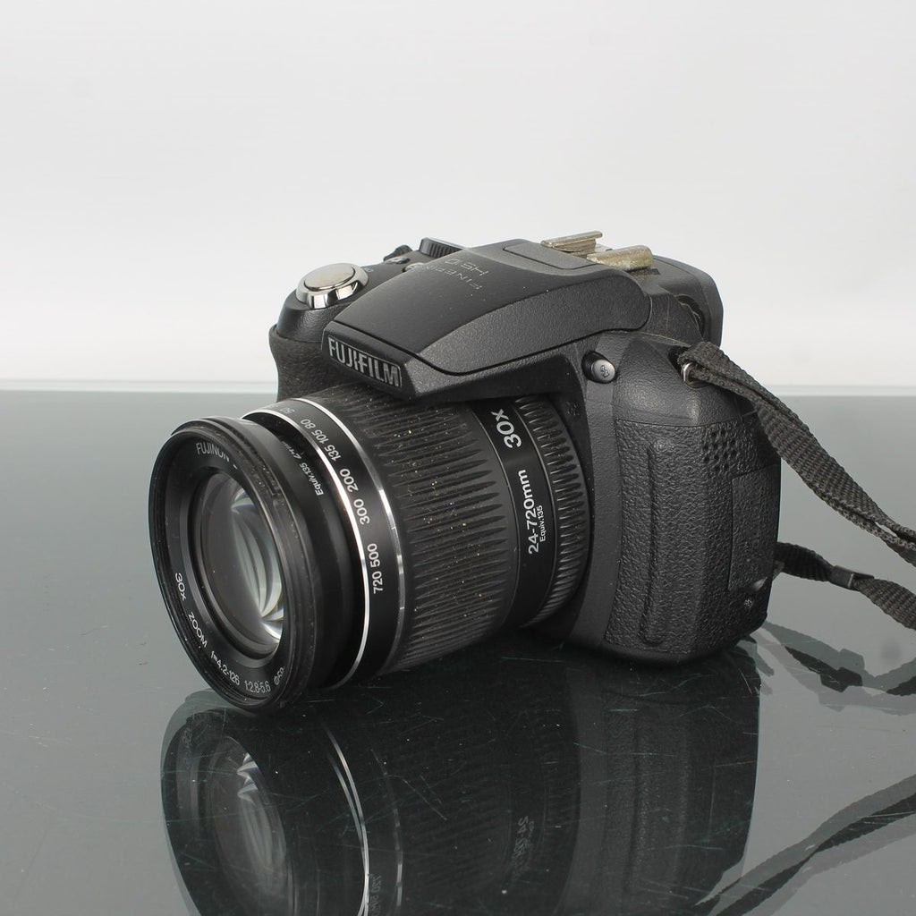 Fujifilm FinePix HS10