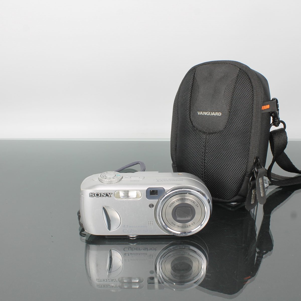 Sony Cyber-shot DSC-P73