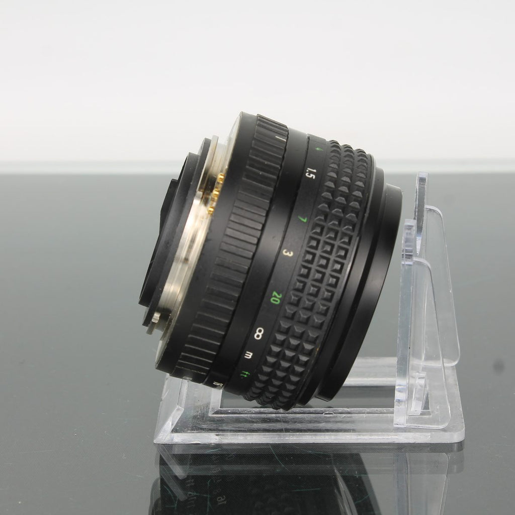 Pentacon Prakticar 50mm f/1.8 MC