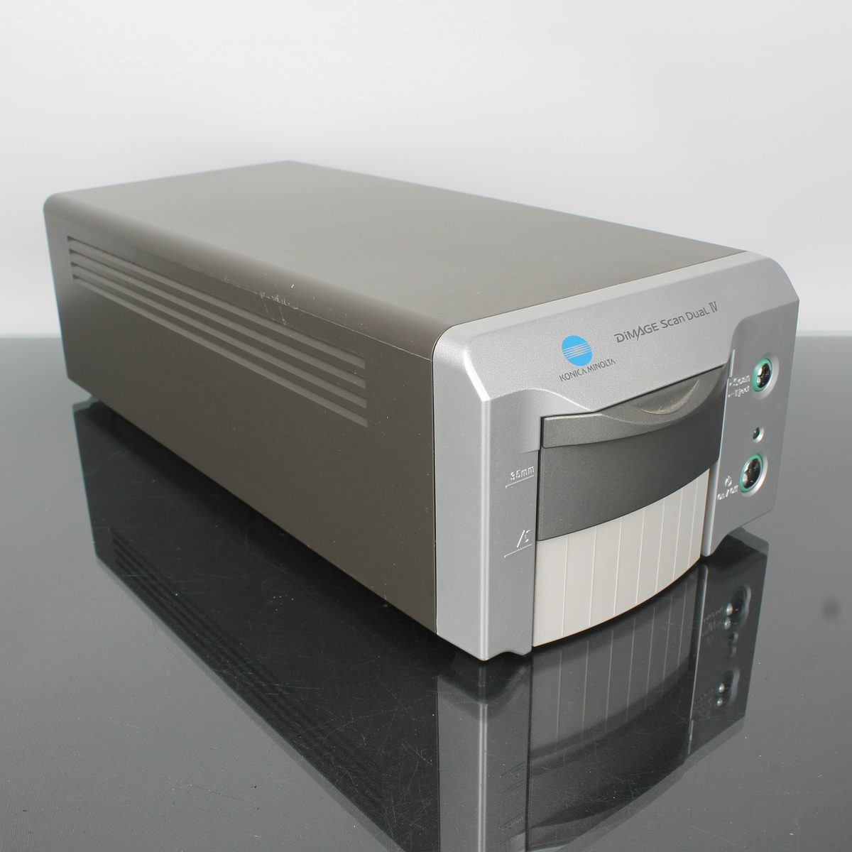 Konica Minolta DIMAGE Scan Dual IV