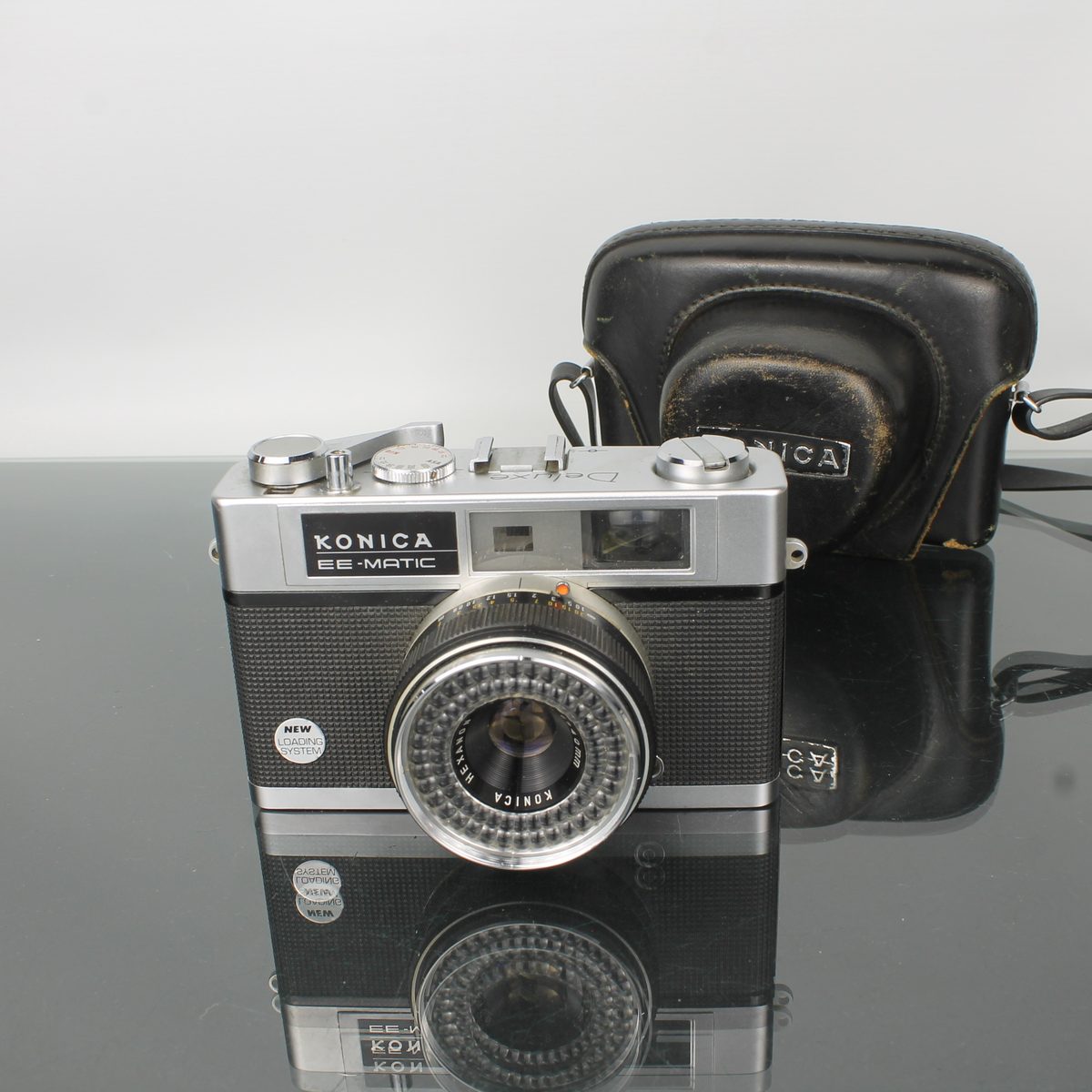 Konica EE-Matic Deluxe 35mm Film Camera Hexanon 40mm f/2.8 – Dutch