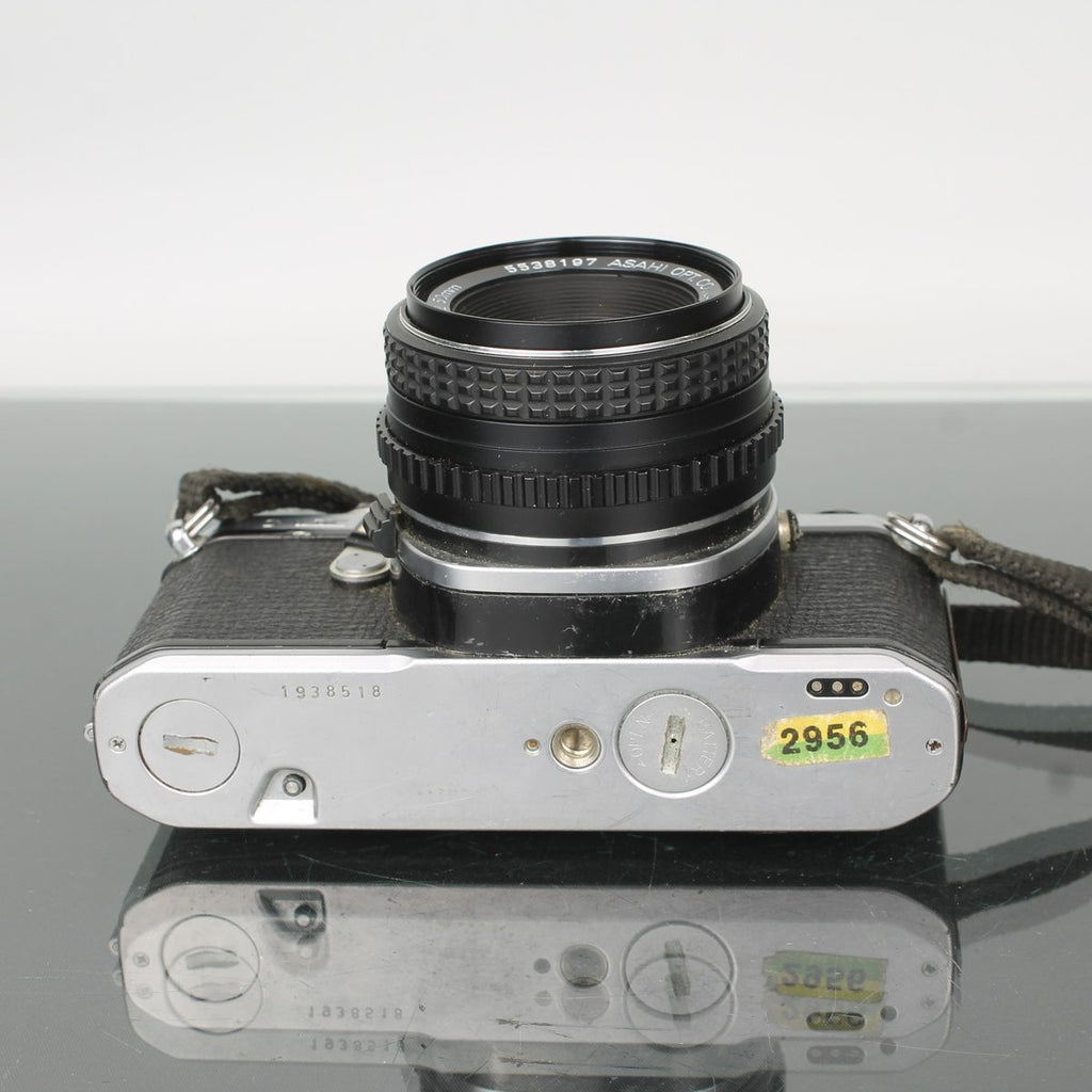 Asahi Pentax ME + SMC Pentax-M 1:2 50mm